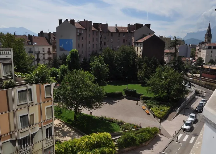 Lux Гренобль